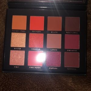 Eyeshadow Palette/ ACE Beautē Scarlet Dusk